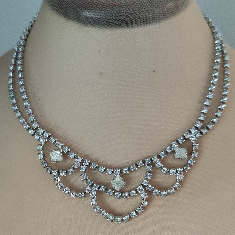 Sparkly Art Deco style ice clear crystal necklace vintage like new